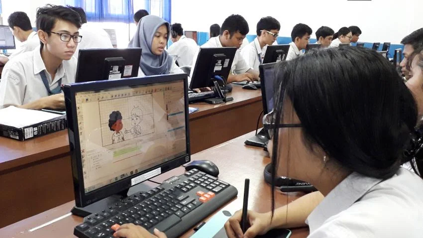 Kreativitas dan Inovasi Tumbuh di Kelas DKV Melalui Pembelajaran Desain Digital